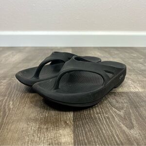 Oofos Black Ooriginal Sandal
